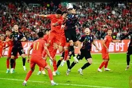 开云app-强队对决！欧洲预选赛中的焦点对抗引人关注()