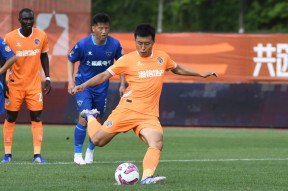 开云sports-广州富力主场遭大连一方逆转，中超战局变化()